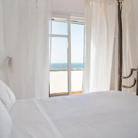 Clare De Lune Villa Naxos City