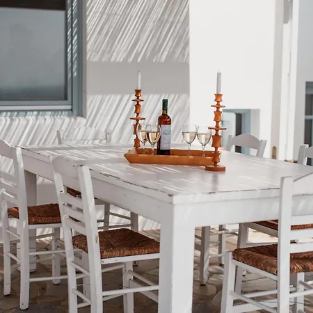 Clare De Lune Villa Naxos City